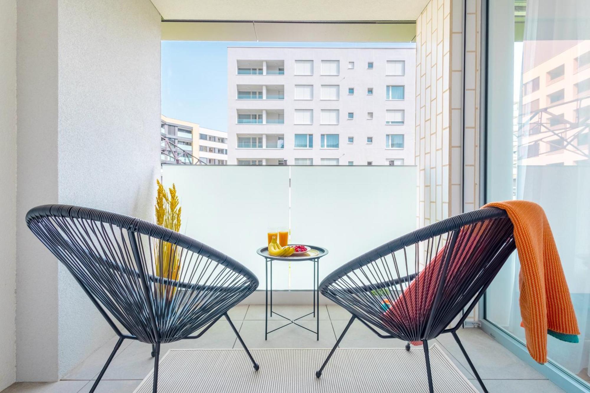 Yellow Apartment - Balcony, Free Parking, By Gravity Praga Exterior foto