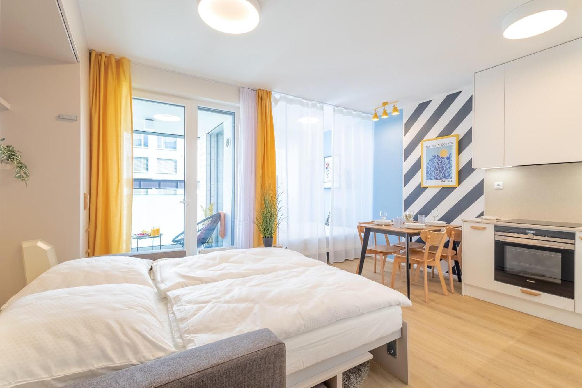 Yellow Apartment - Balcony, Free Parking, By Gravity Praga Exterior foto