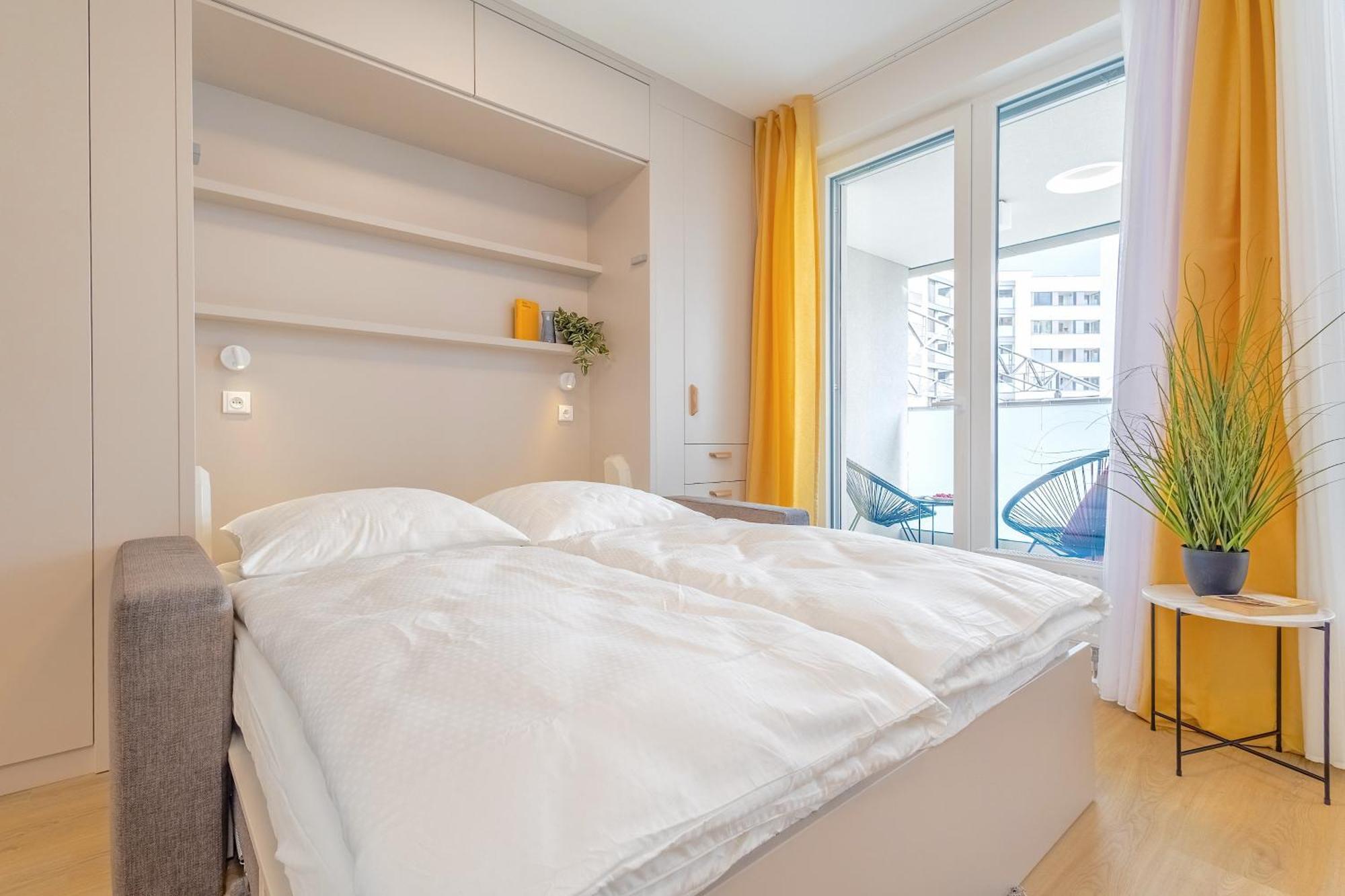 Yellow Apartment - Balcony, Free Parking, By Gravity Praga Exterior foto